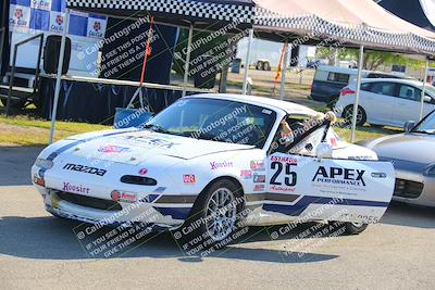 media/May-01-2022-CalClub SCCA (Sun) [[03a481c204]]/Around the Pits/